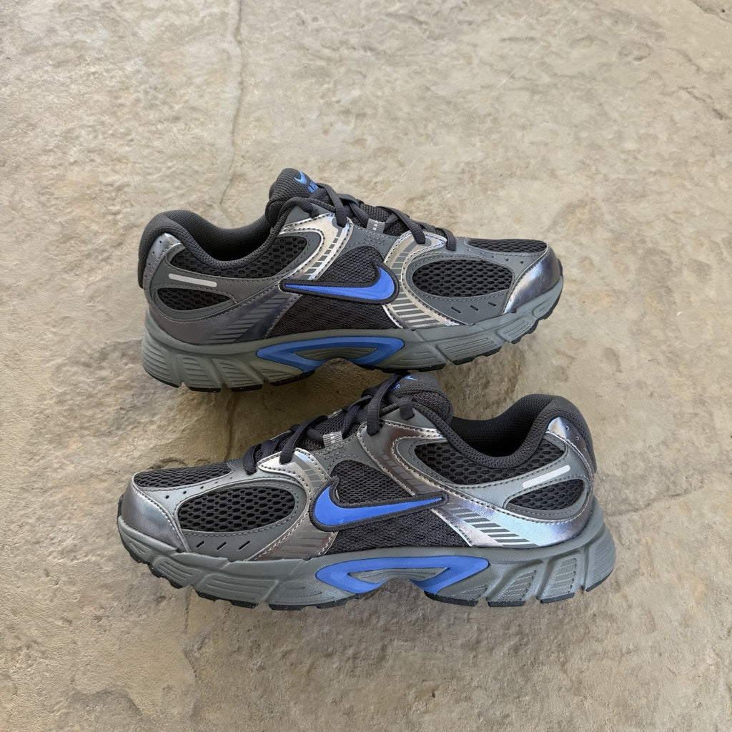 Size 7 - Nike V5 RNR Black Anthracite Smoke Grey GS