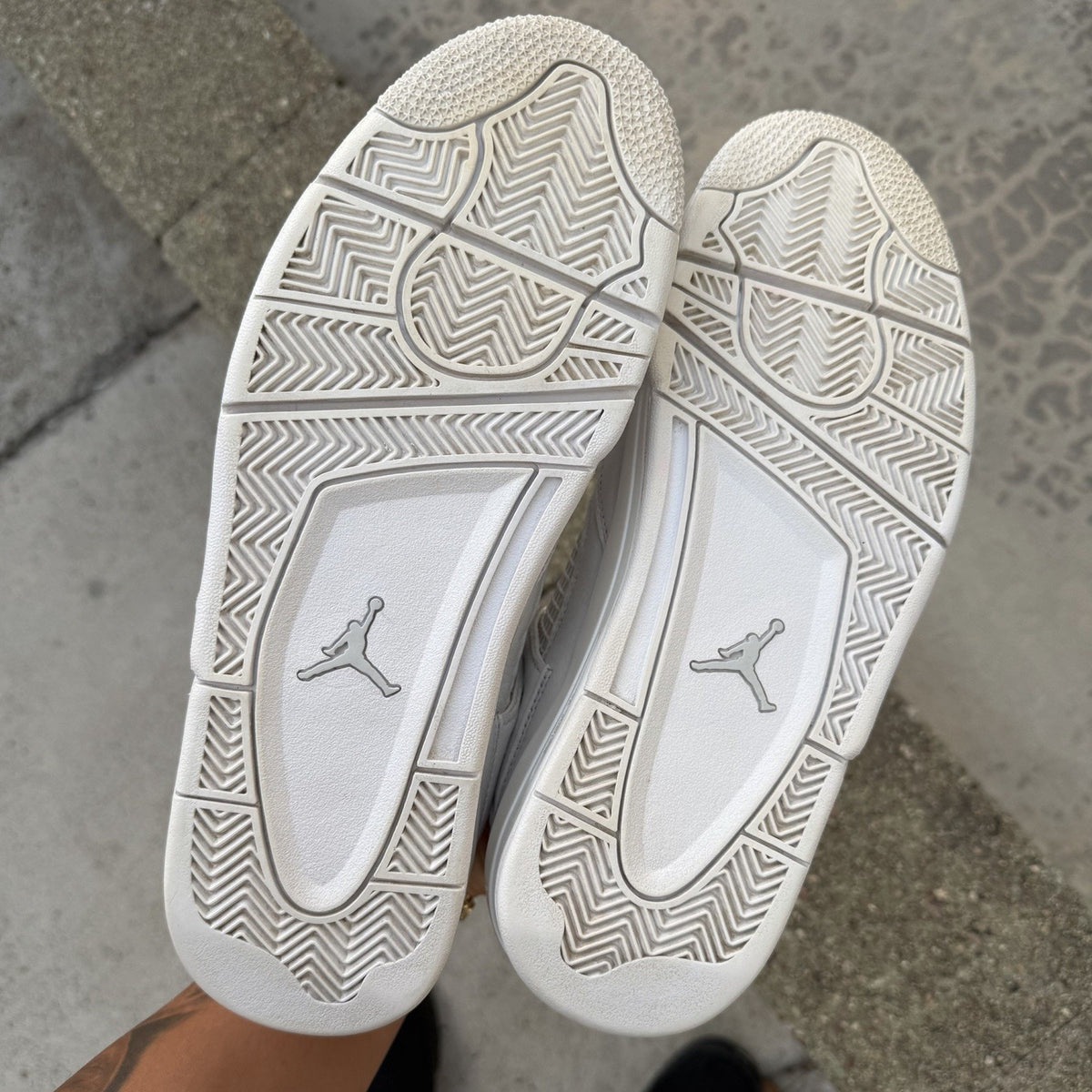 Size 10.5 - Jordan 4 Retro Mid Pure Money
