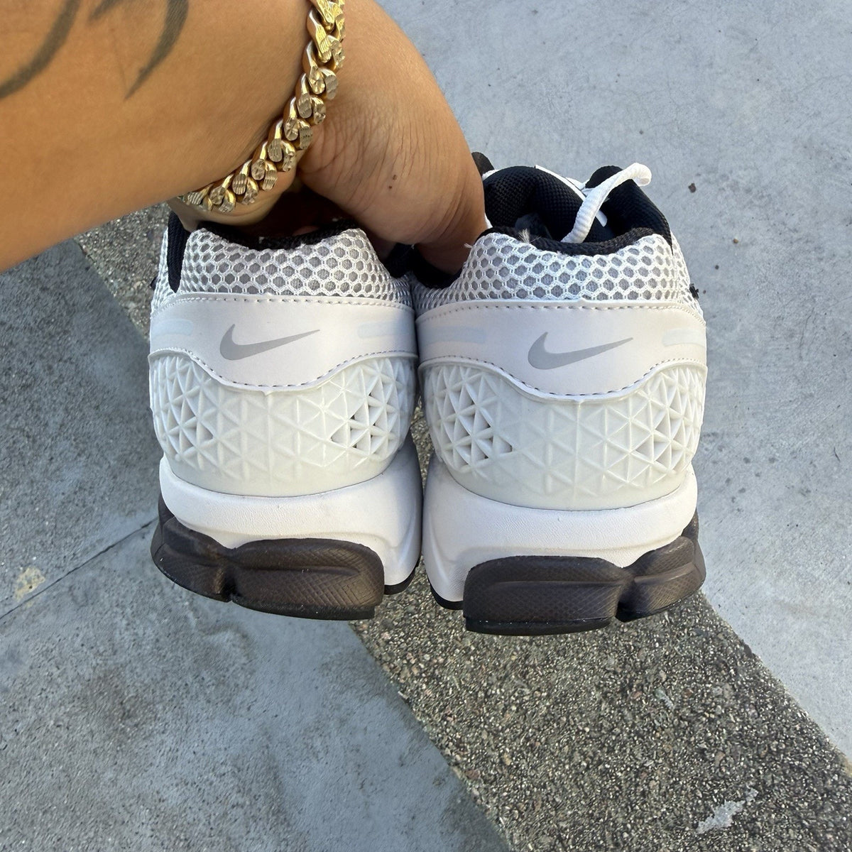 Size 12 - Nike Vomero Phantom Light Iron Ore W