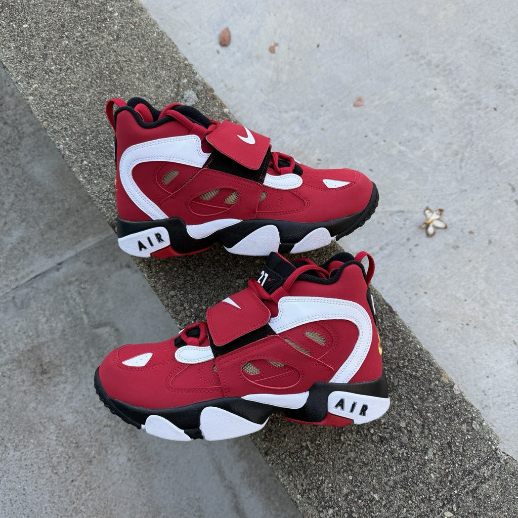 Size 5.5 - Nike Air Diamond Turf 2 Fire Red GS