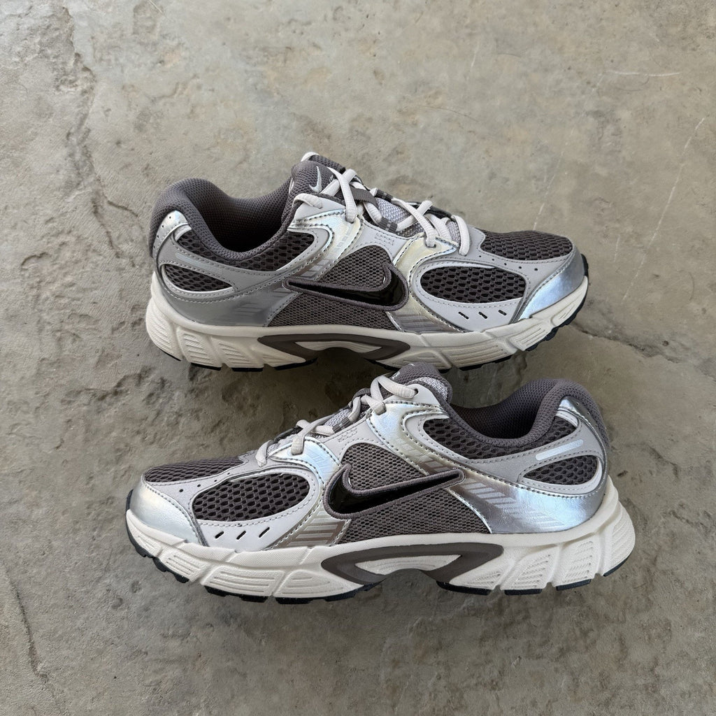 Size 5.5 - Nike V5 RNR Cave Stone College Grey GS