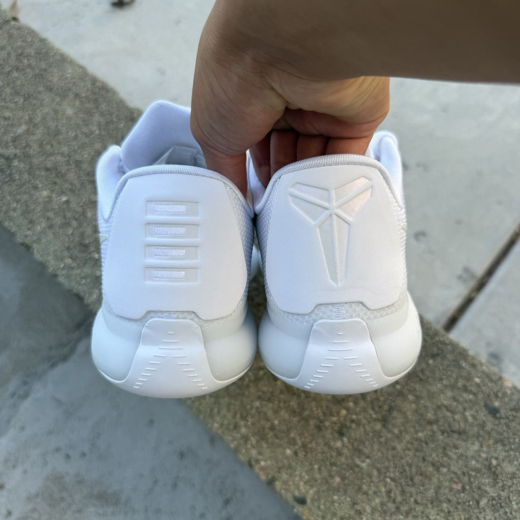 Size 7 - Kobe 10 Protro Halo