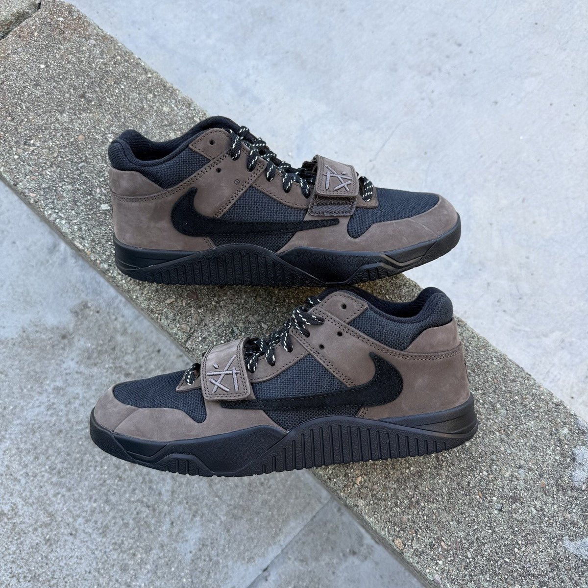 Size 10 - Air Jordan Jumpman Jack TR Travis Scott Dark Mocha