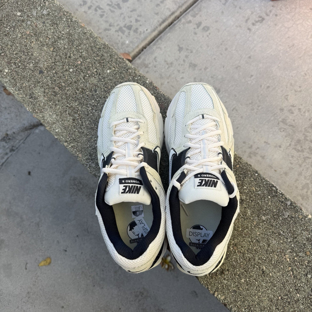 Size 8.5 - Nike Air Zoom Vomero 5 Alabaster Black