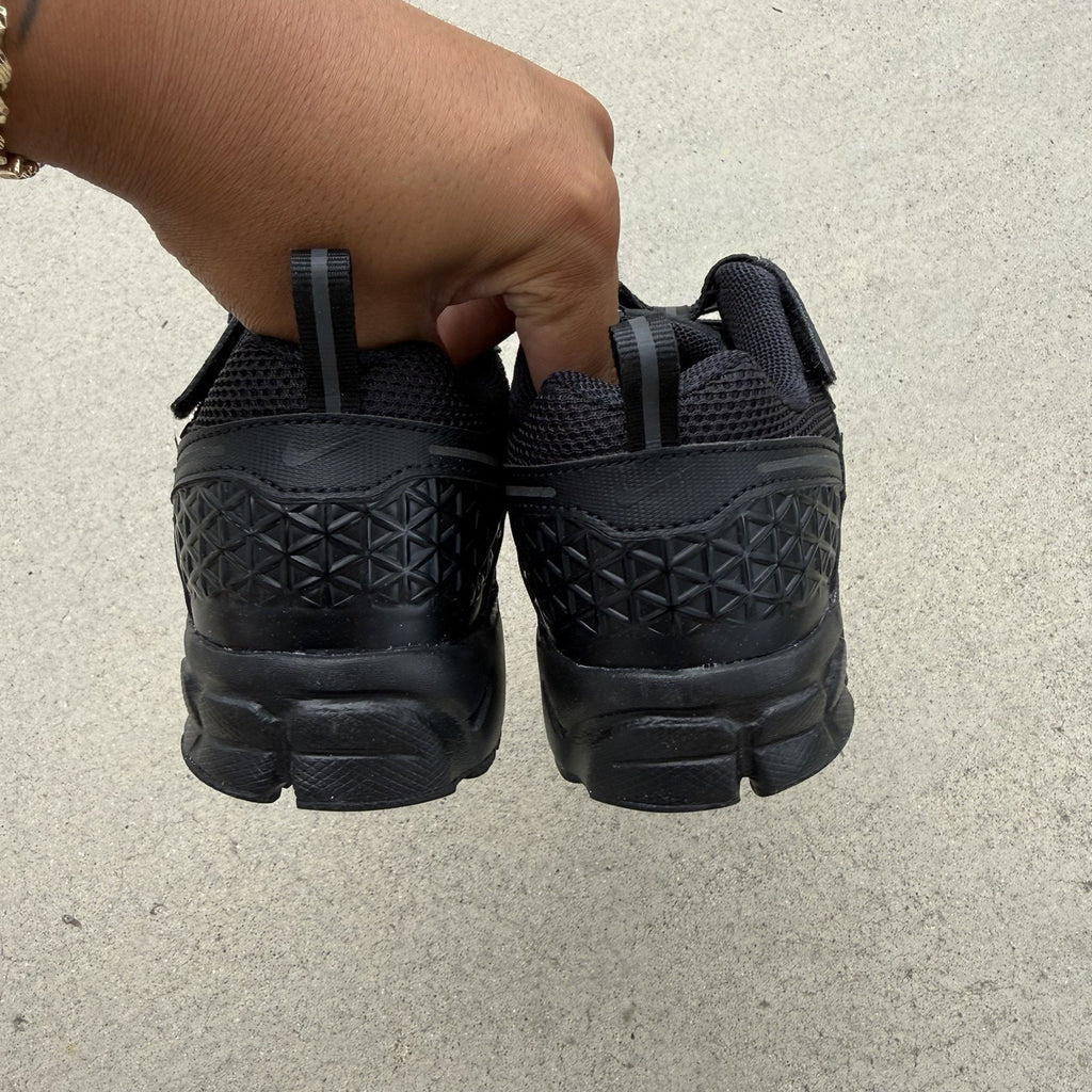 Size 2 - Nike Vomero 5 Triple Black PS