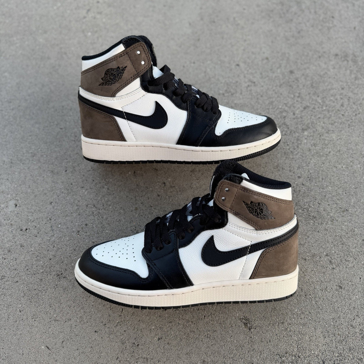 Size 5 - Air Jordan 1 Retro High Dark Mocha GS