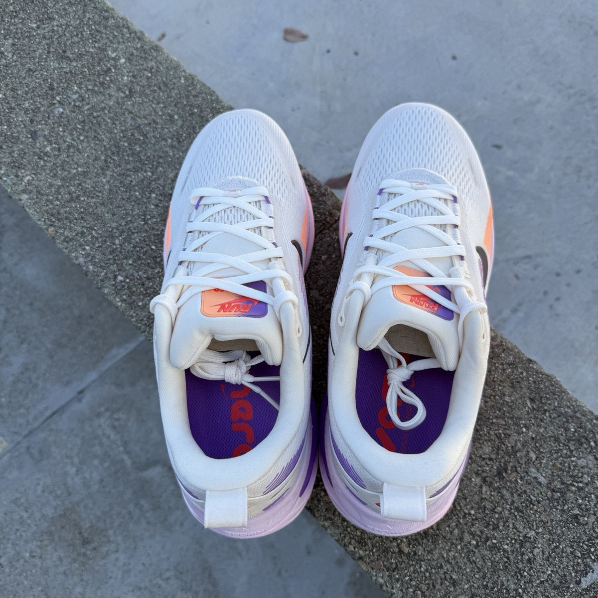 Size 11 - Nike Vomero 18 Road Wide Chalk Pink Foam Bright Violet W