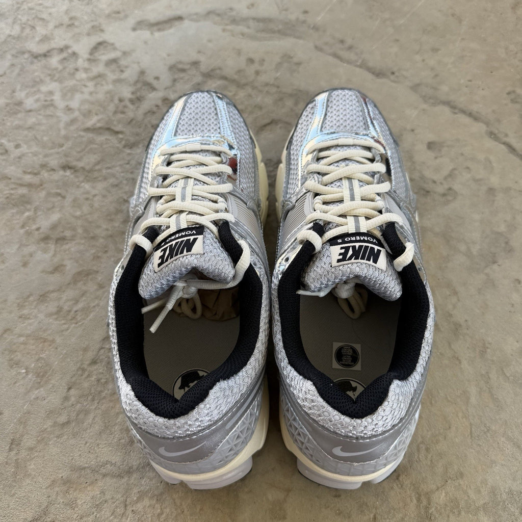 Size 8.5 - Nike Air Zoom Vomero 5 Grey Fog Chrome