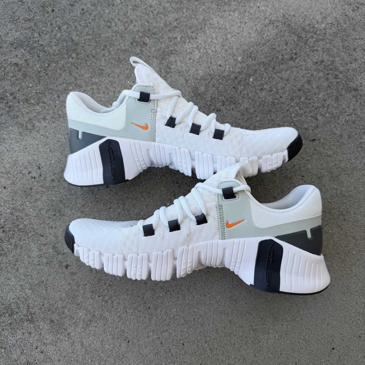 Size 7.5 - Nike Free Metcon 5 White Bright Crimson