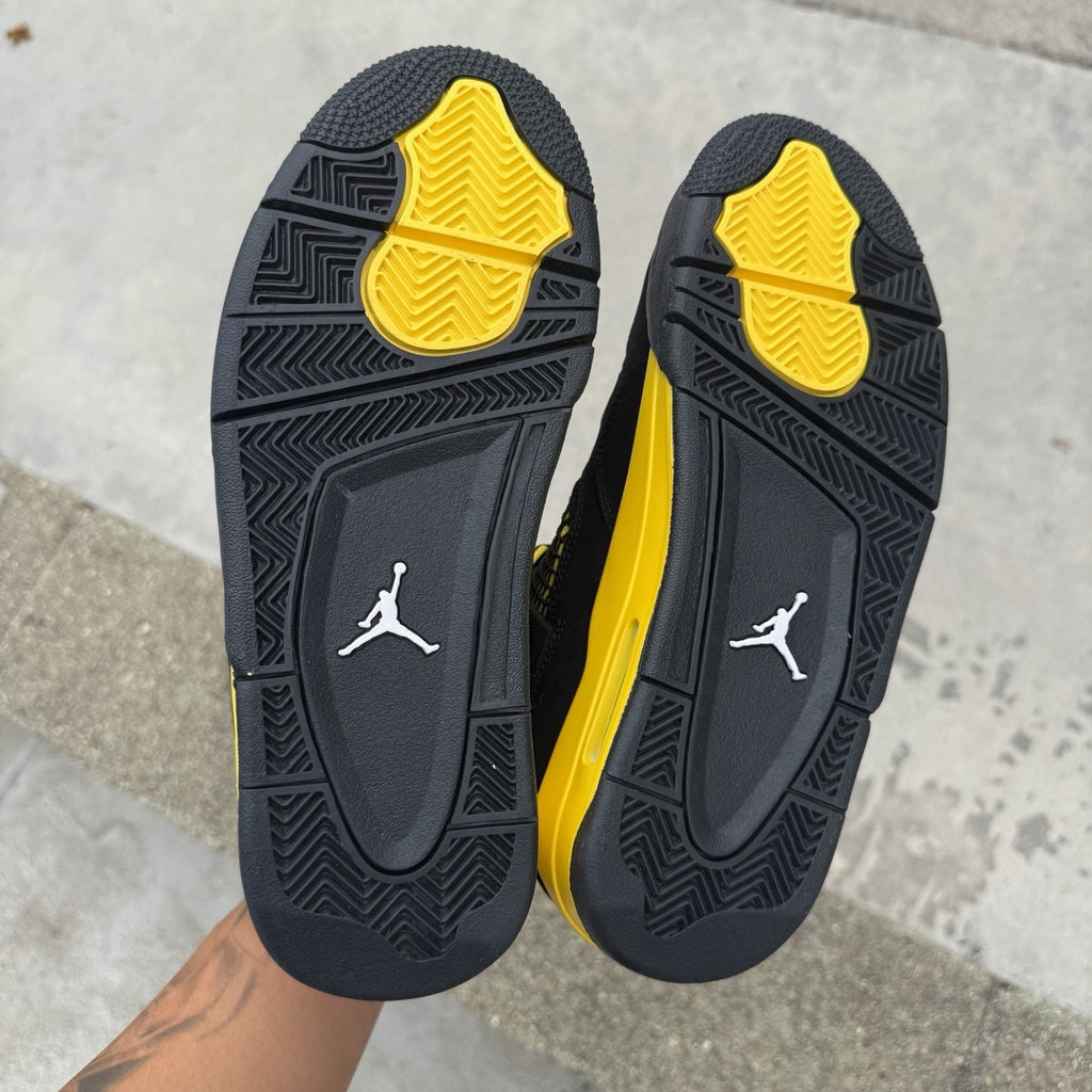 Size 6 - Air Jordan 4 Retro Thunder 2023 GS