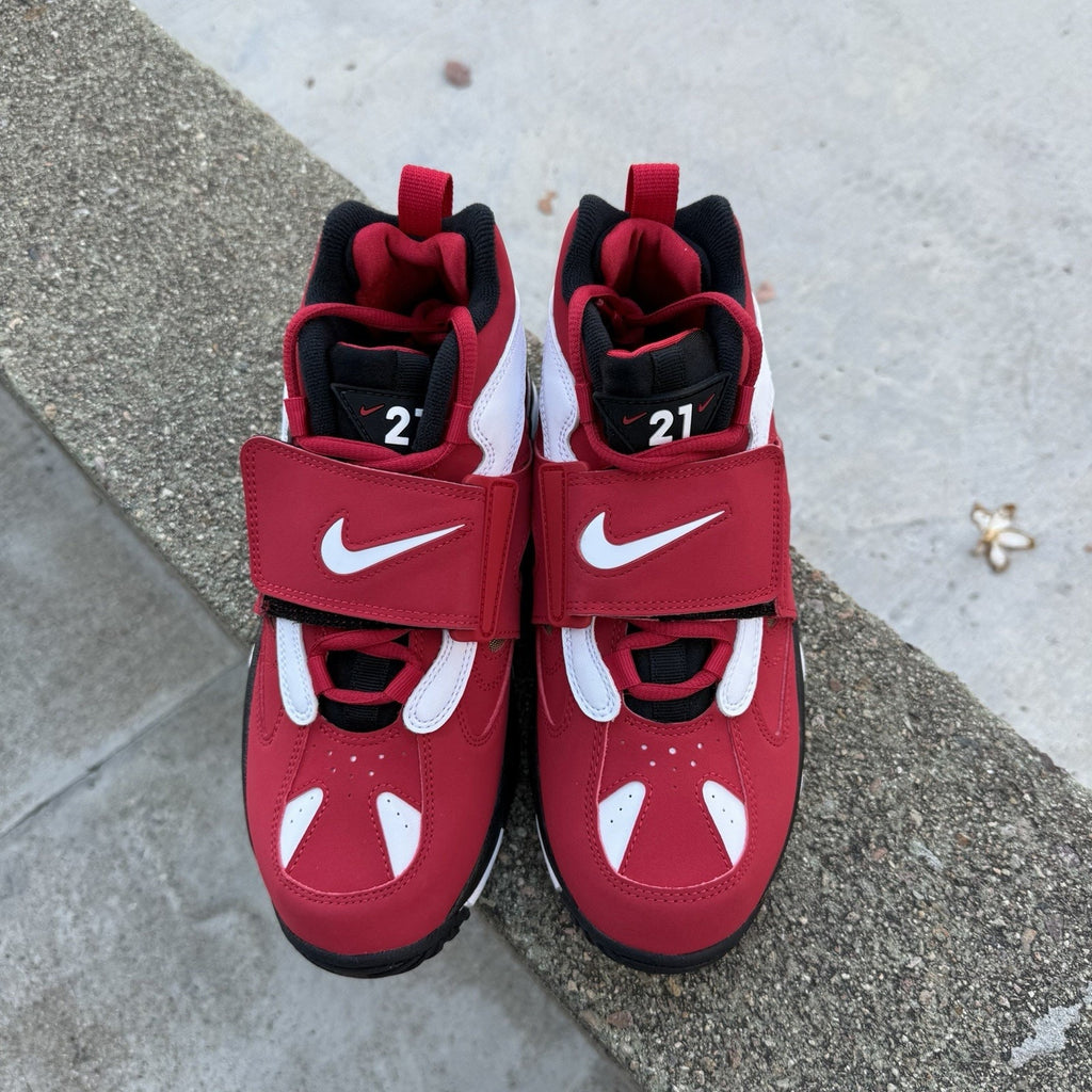 Size 6 - Nike Air Diamond Turf 2 Fire Red GS