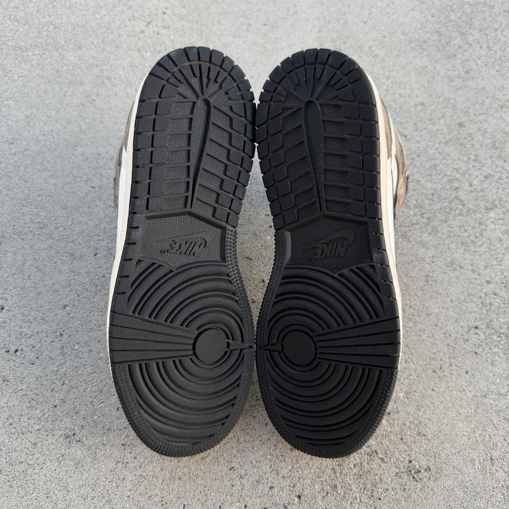 Size 5 - Air Jordan 1 Retro High Dark Mocha GS