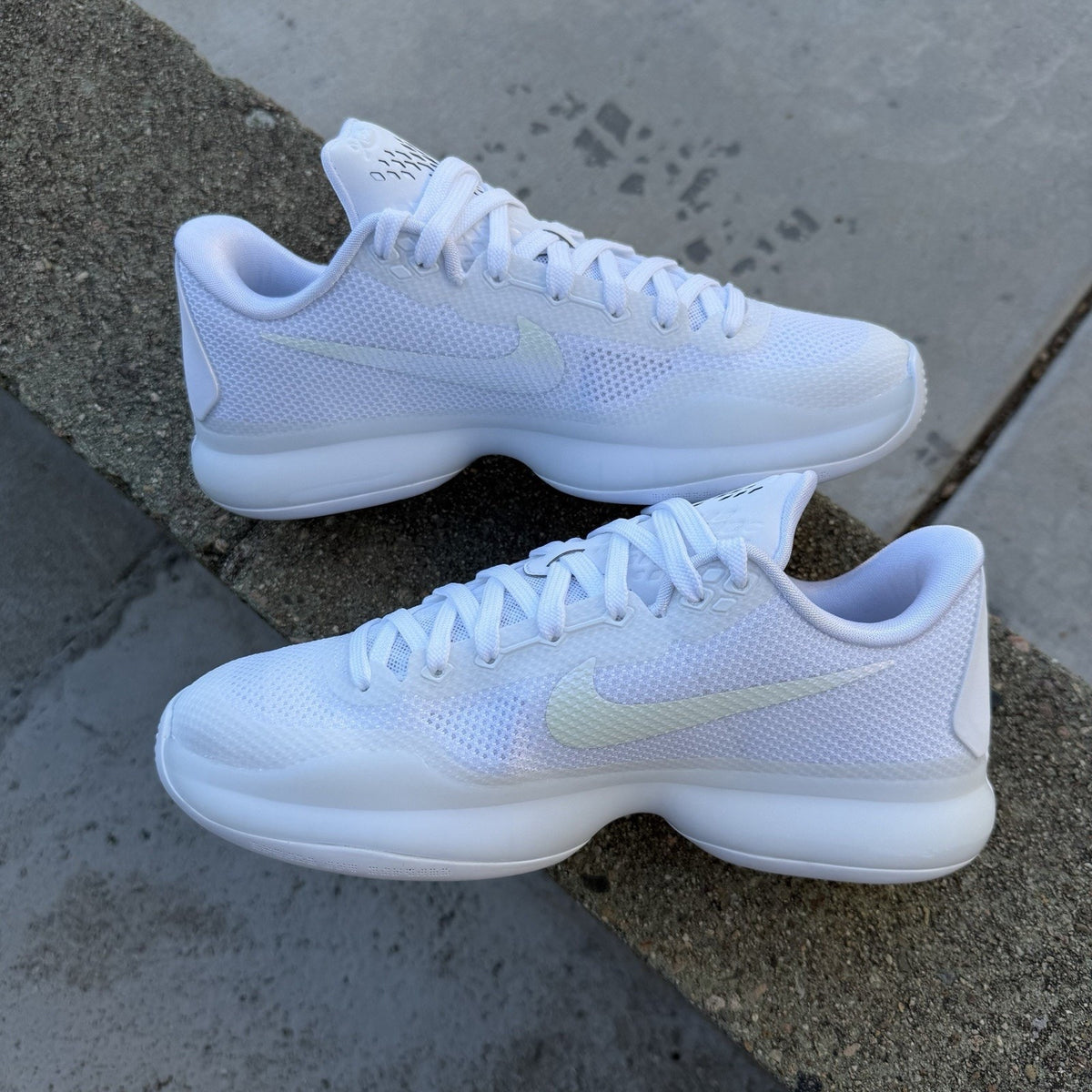 Size 10 - Kobe 10 Protro Halo