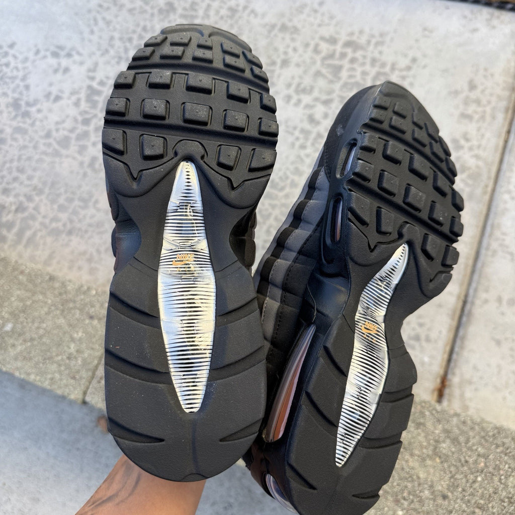 Size 9 - Nike Air Max 95 Black Bright Ceramic