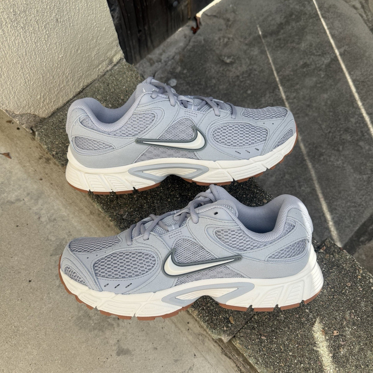 Size 10 - Nike V5 RNR Wolf Grey Gum