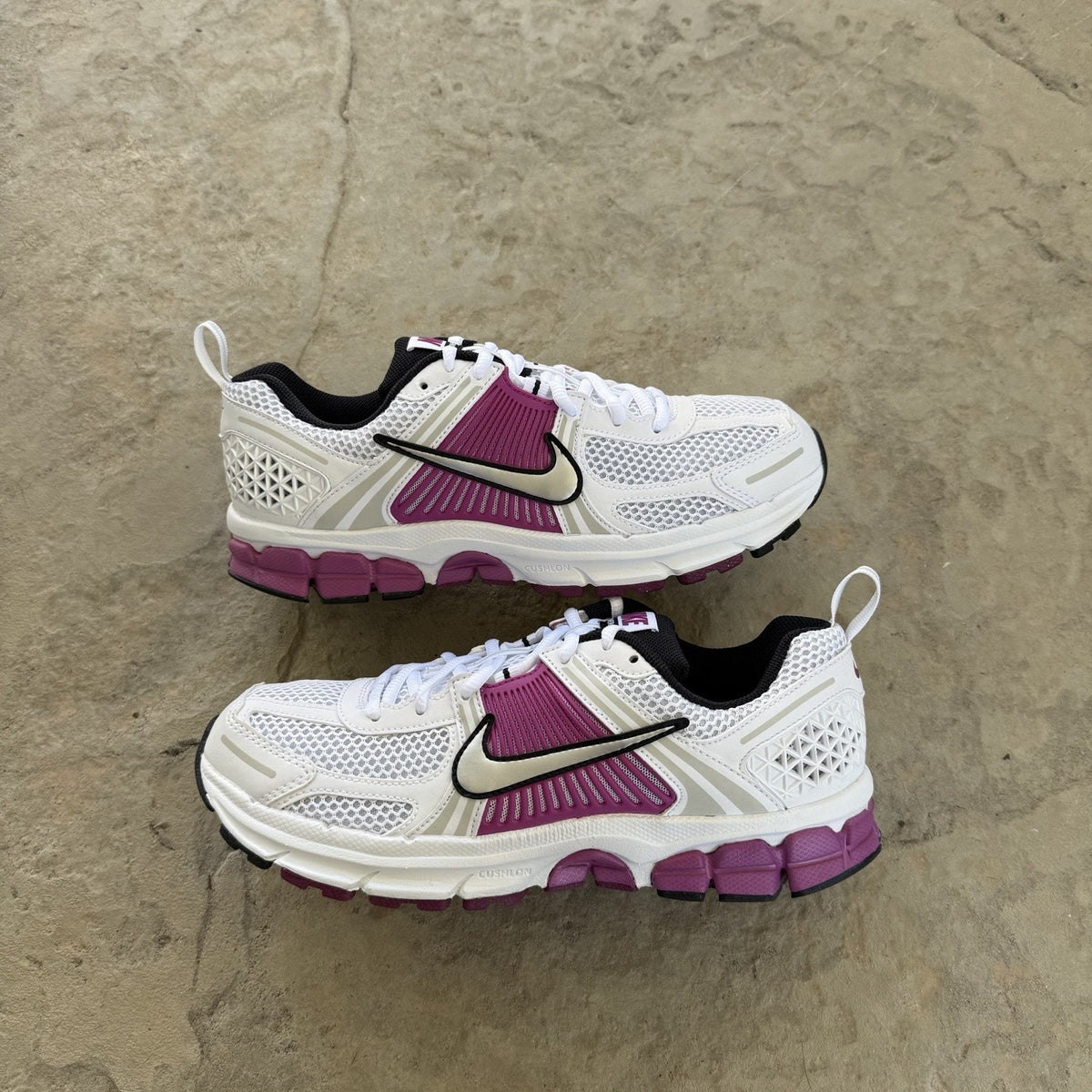 Size 6.5 - Nike Zoom Vomero Hot Fuchsia GS