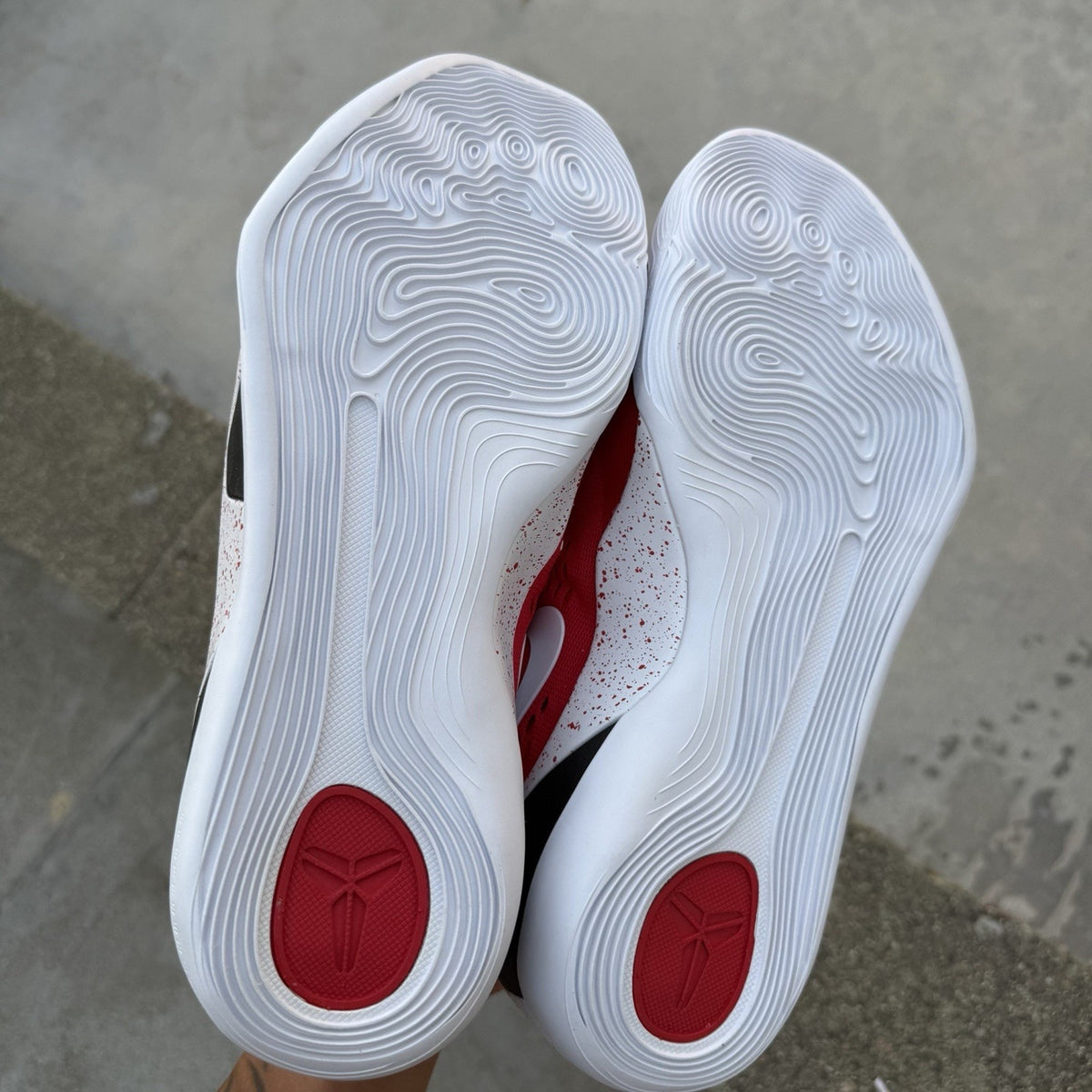 Size 11.5 - Kobe 9 Elite Low EM TB Promo Univeristy Red