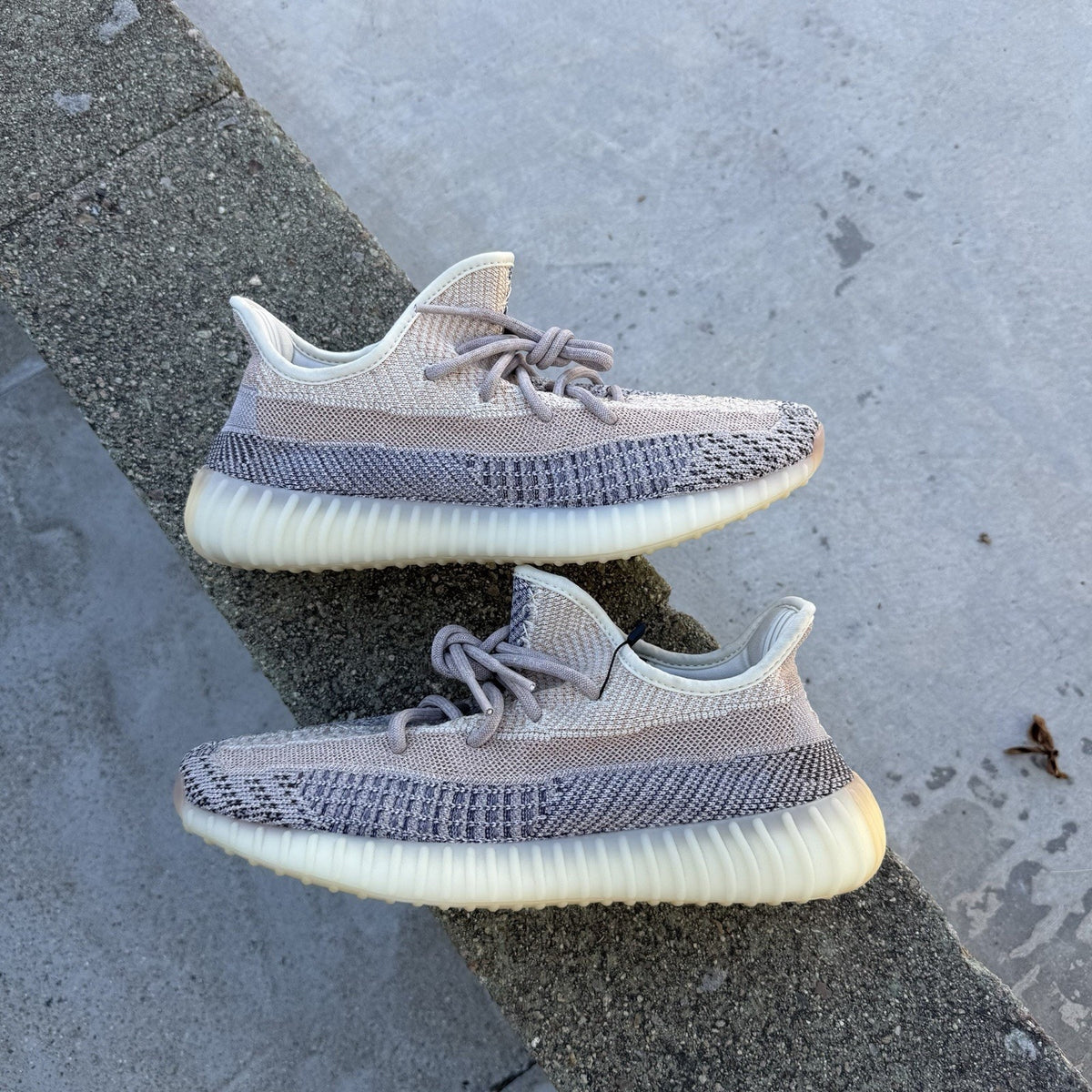 Size 9 - adidas Yeezy Boost 350 V2 Ash Pearl