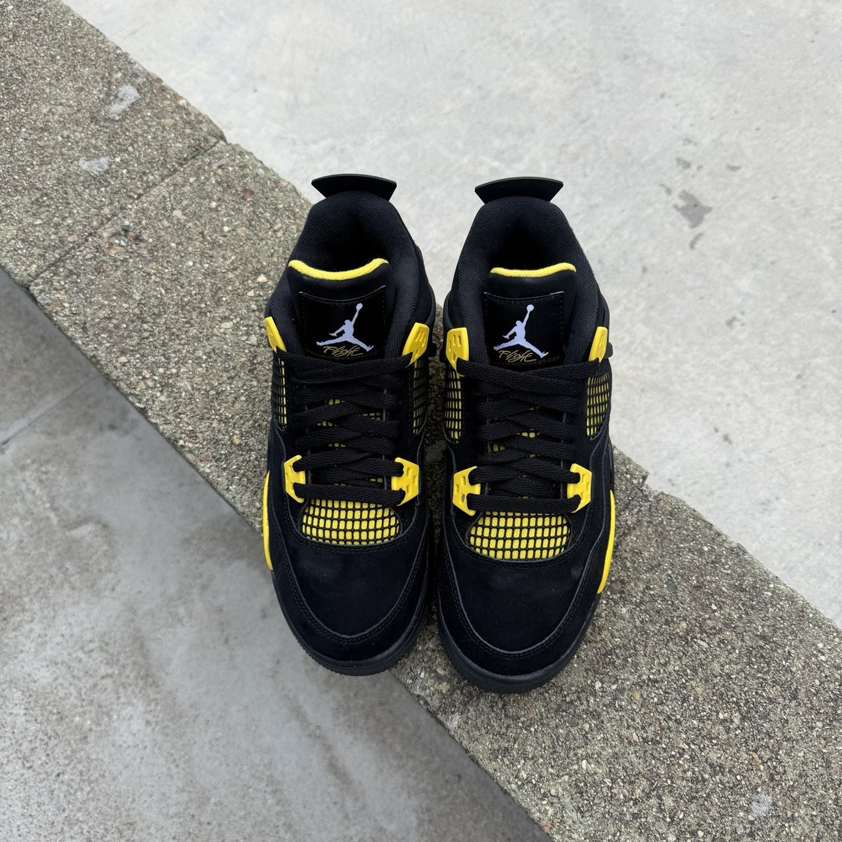 Size 6 - Air Jordan 4 Retro Thunder 2023 GS