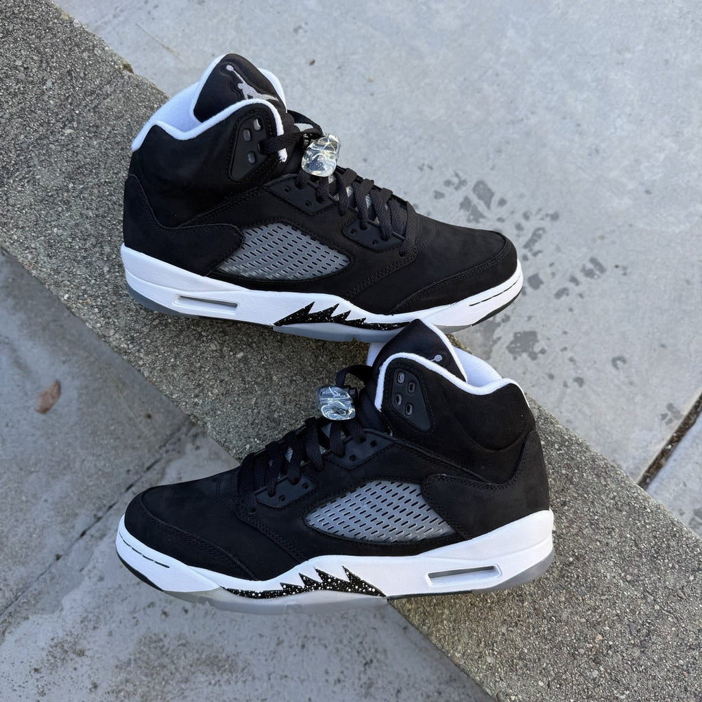 Size 9.5 - Jordan 5 Retro Mid Oreo