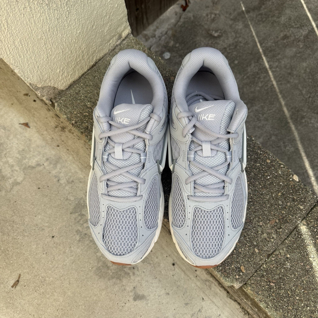 Size 10.5 - Nike V5 RNR Wolf Grey Gum