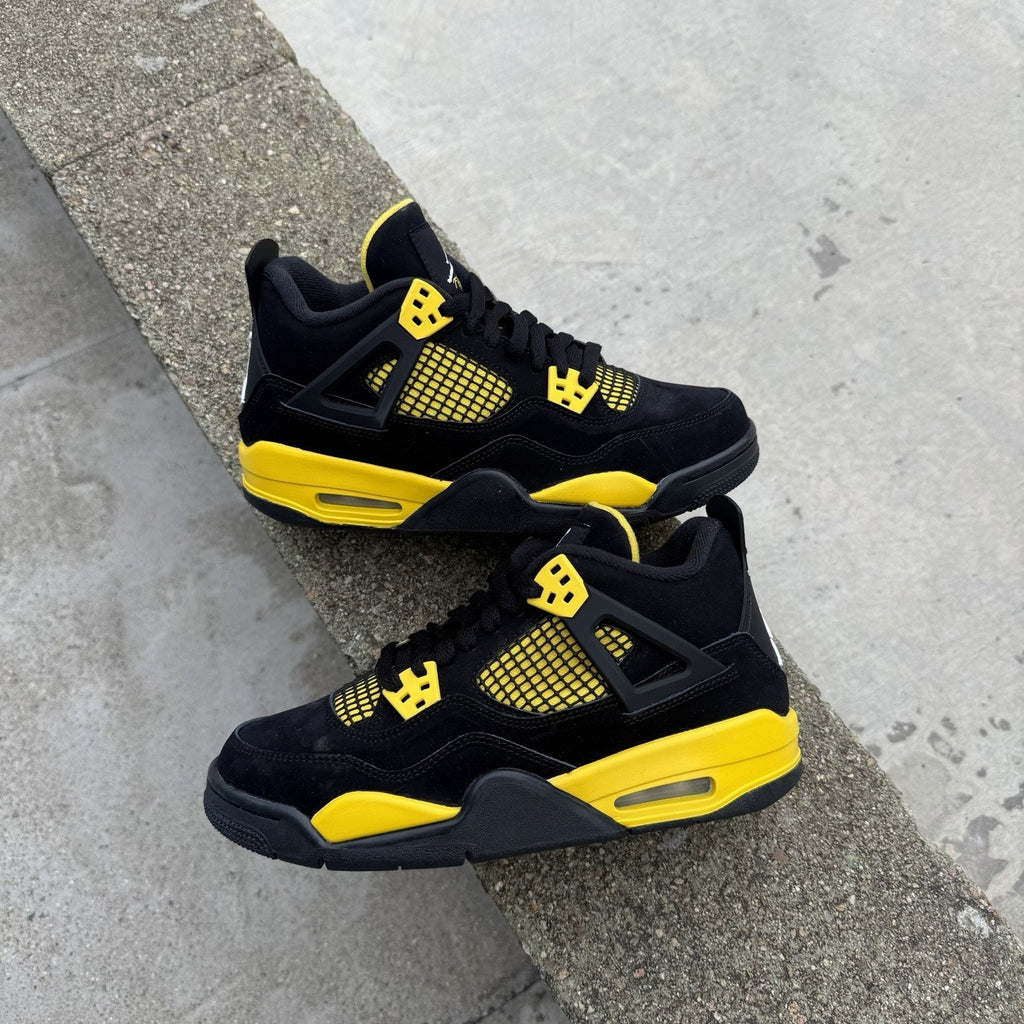 Size 6 - Air Jordan 4 Retro Thunder 2023 GS