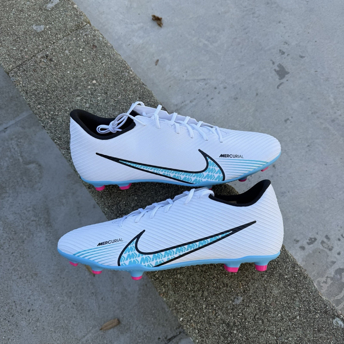 Size 13 - Nike Mercurial Vapor 15 Club MG Blast Pack