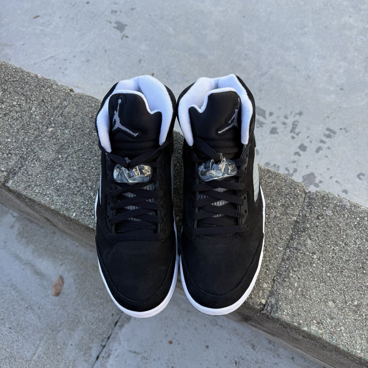Size 9.5 - Jordan 5 Retro Mid Oreo