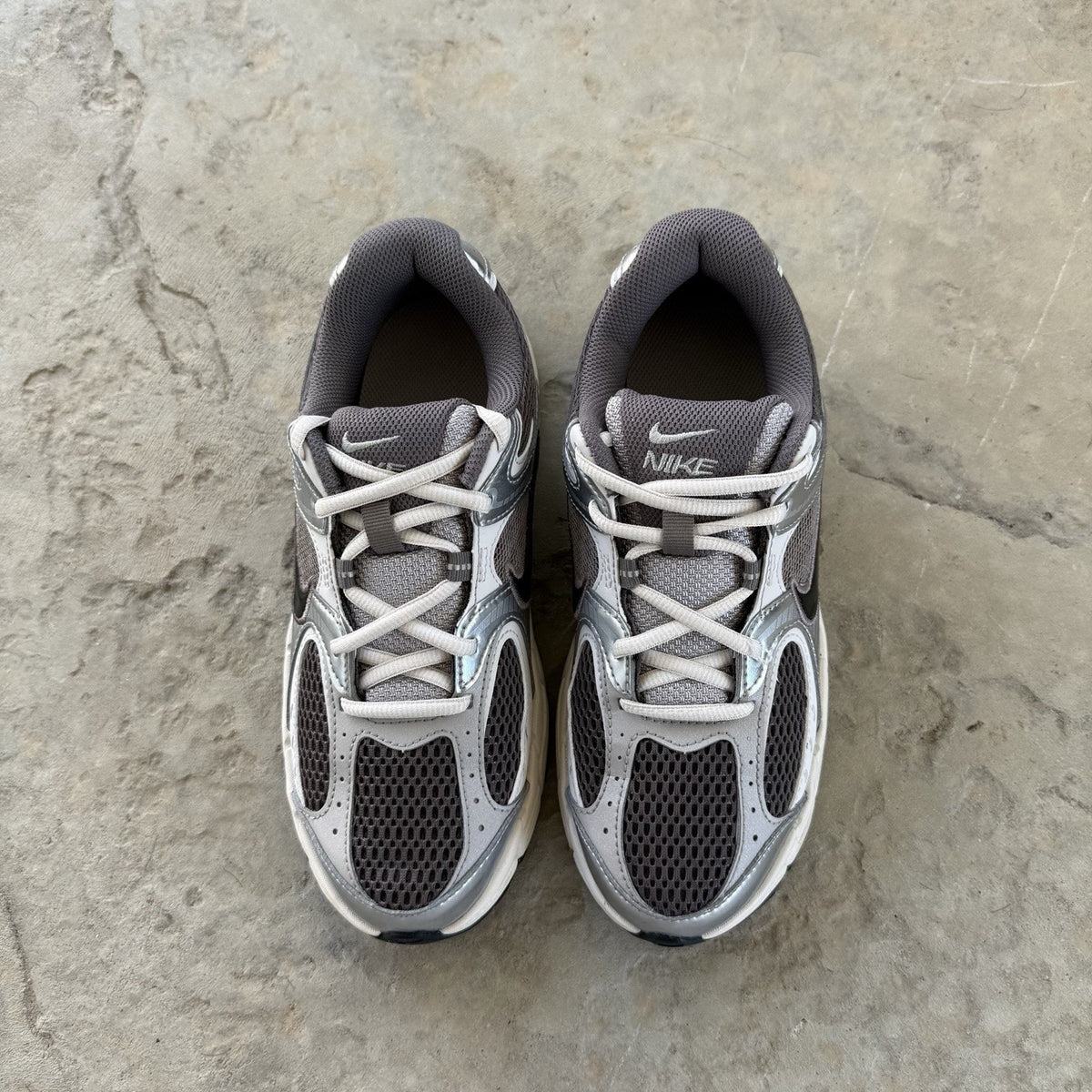 Size 5.5 - Nike V5 RNR Cave Stone College Grey GS