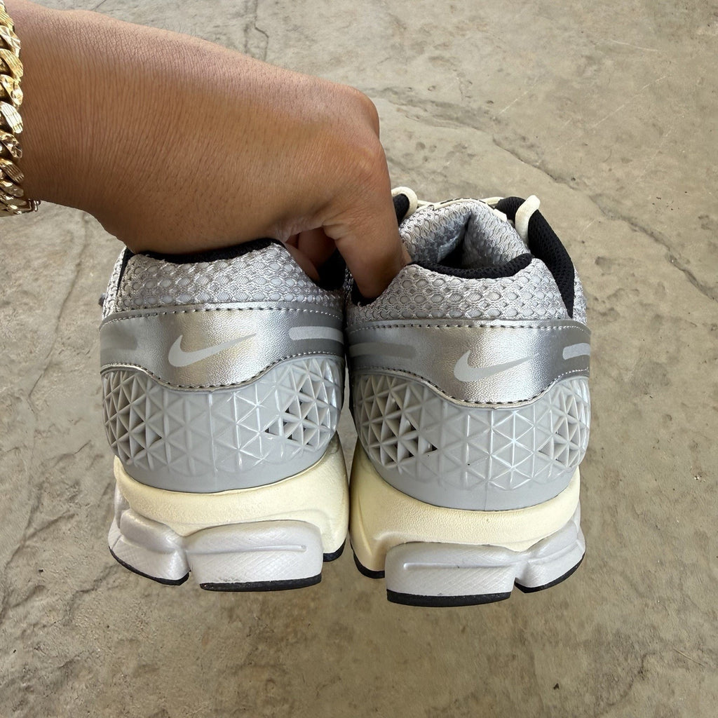 Size 9 - Nike Air Zoom Vomero 5 Grey Fog Chrome