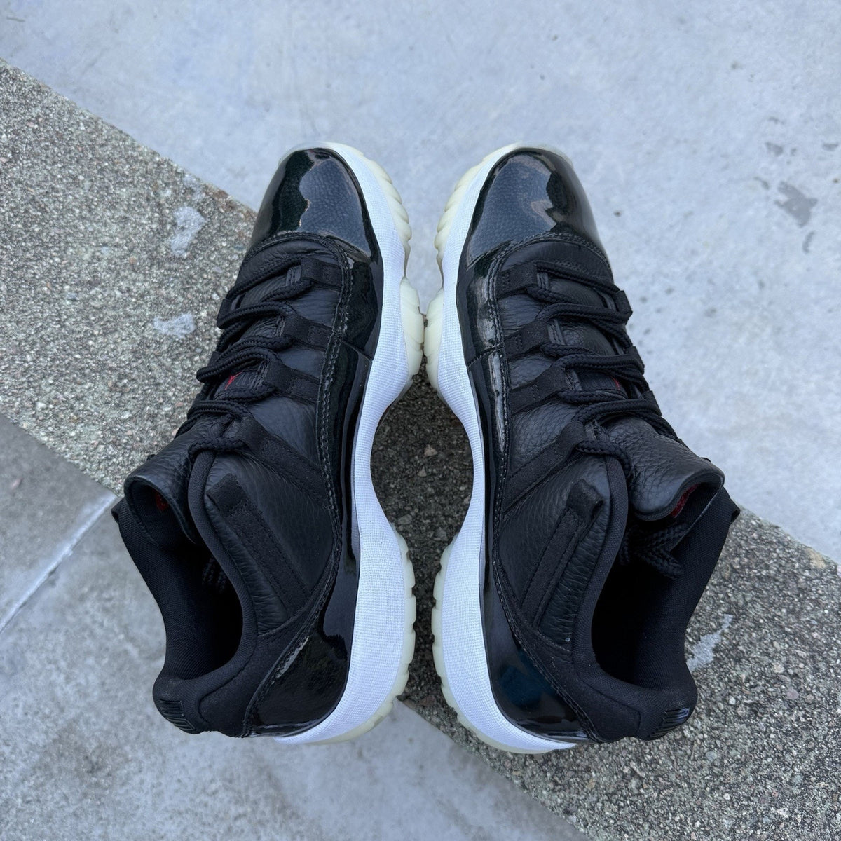 Size 9.5 - Jordan 11 Retro Low 72-10