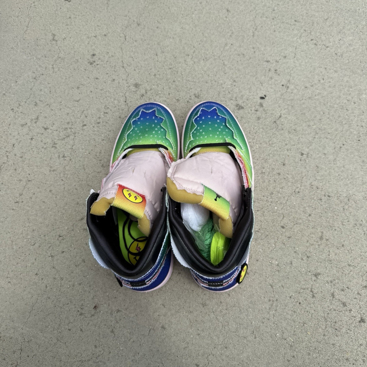 Size 8.5 - Jordan 1 Retro OG High x J Balvin Tie Dye
