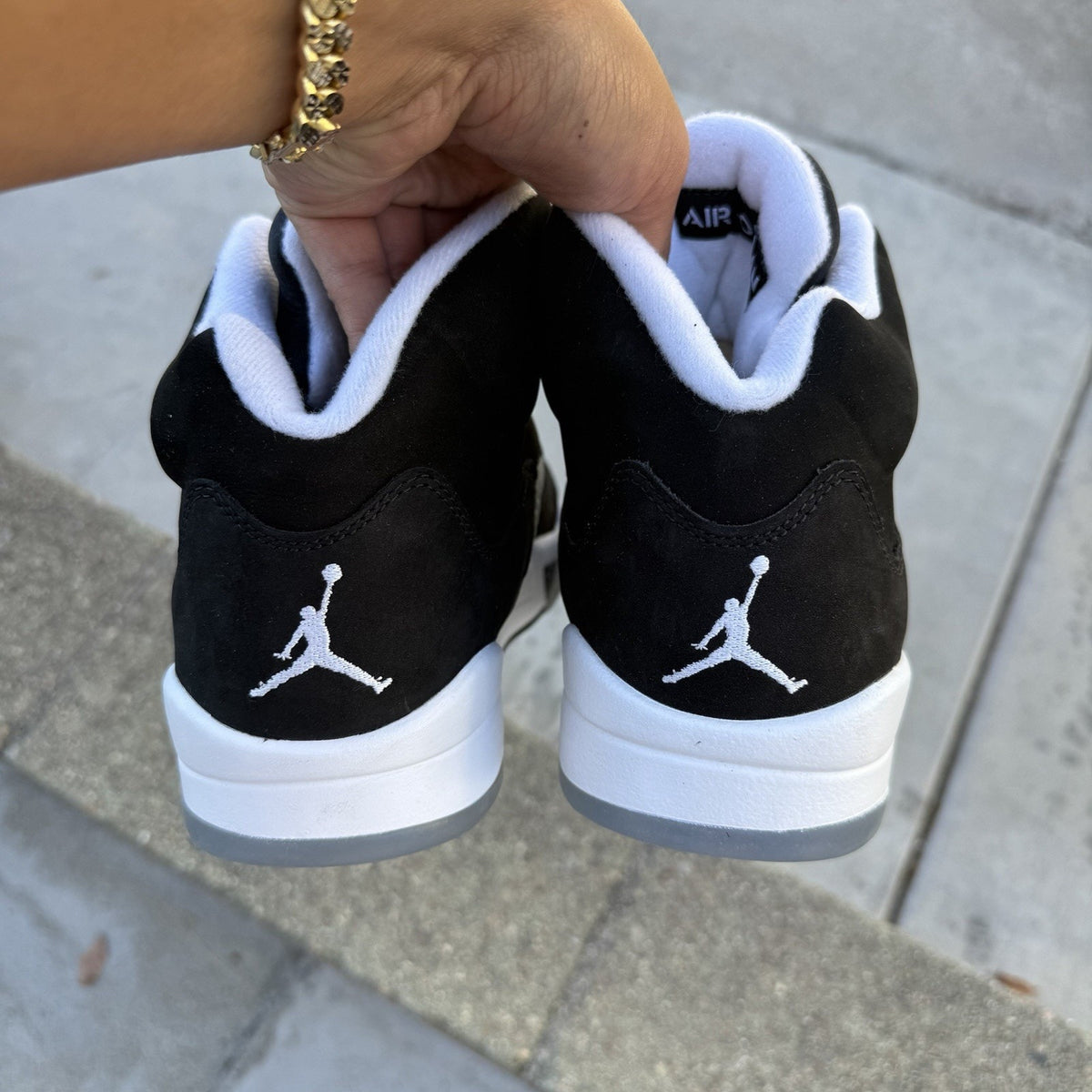 Size 9.5 - Jordan 5 Retro Mid Oreo