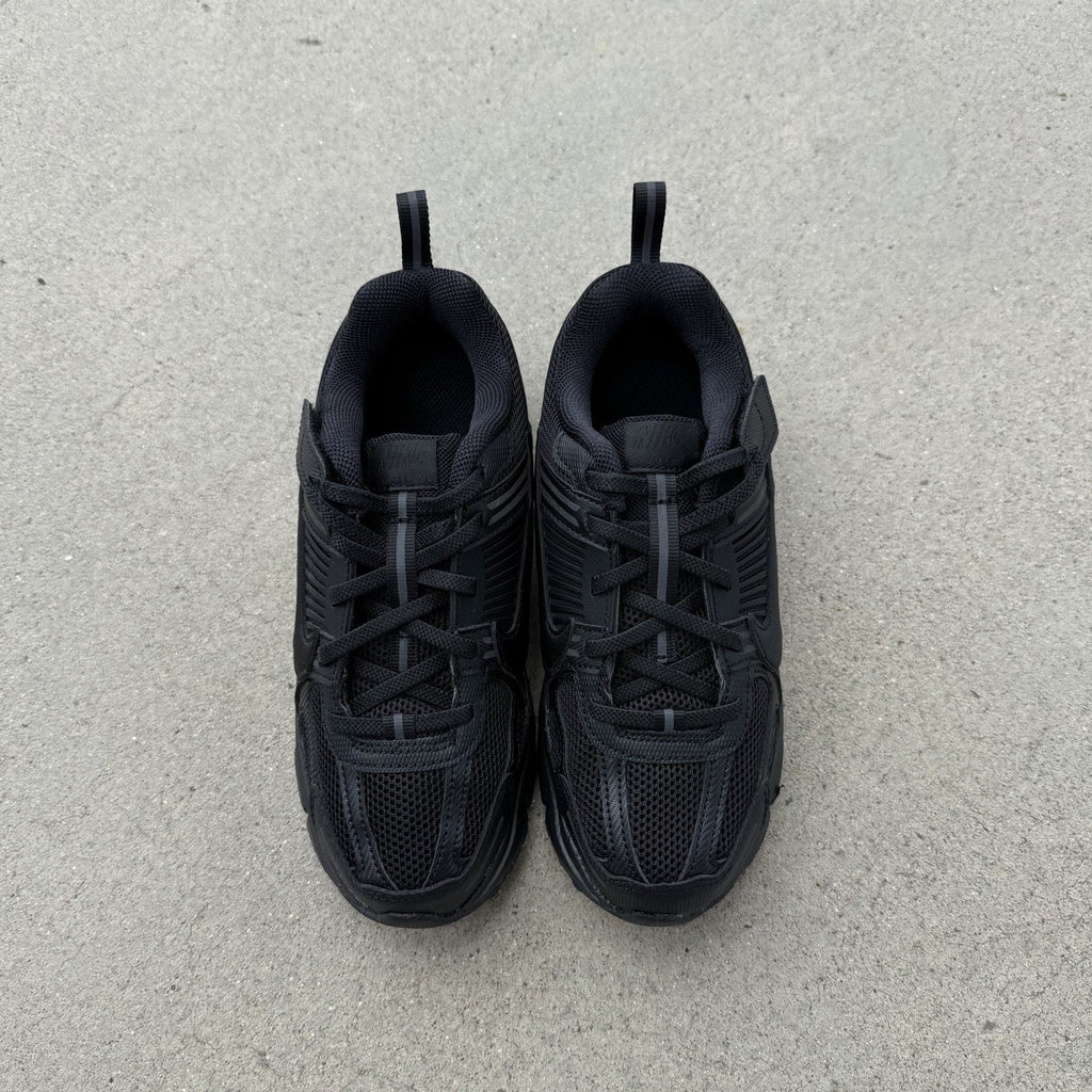 Size 1 - Nike Vomero 5 Triple Black PS