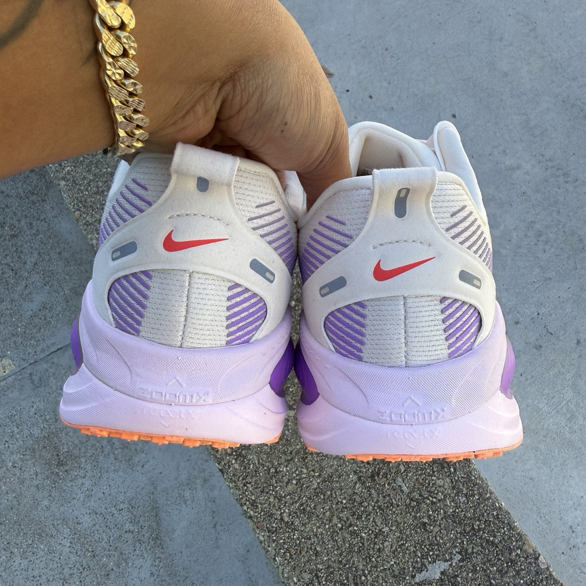 Size 11 - Nike Vomero 18 Road Wide Chalk Pink Foam Bright Violet W