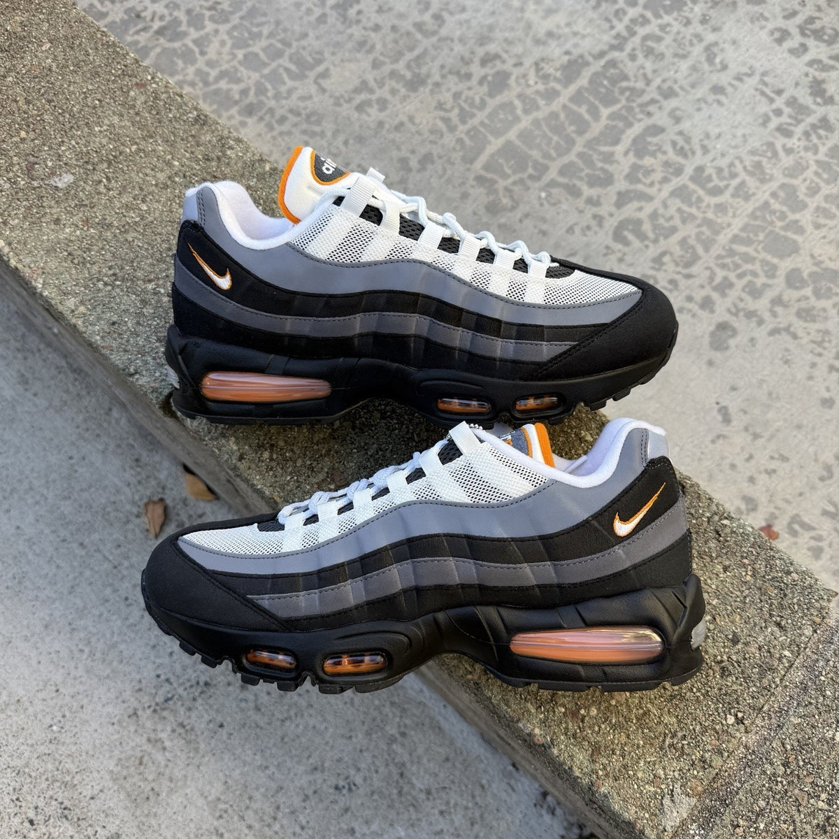 Size 9 - Nike Air Max 95 Black Bright Ceramic