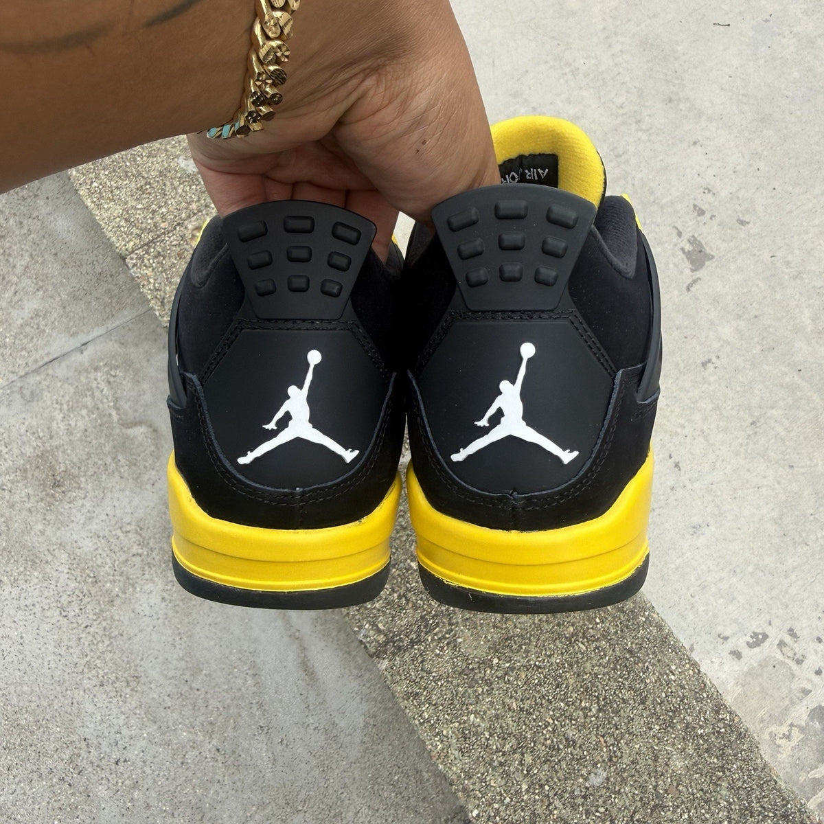 Size 6 - Air Jordan 4 Retro Thunder 2023 GS