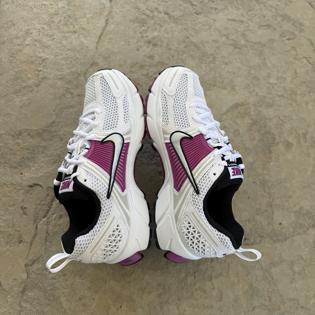 Size 6.5 - Nike Zoom Vomero Hot Fuchsia GS