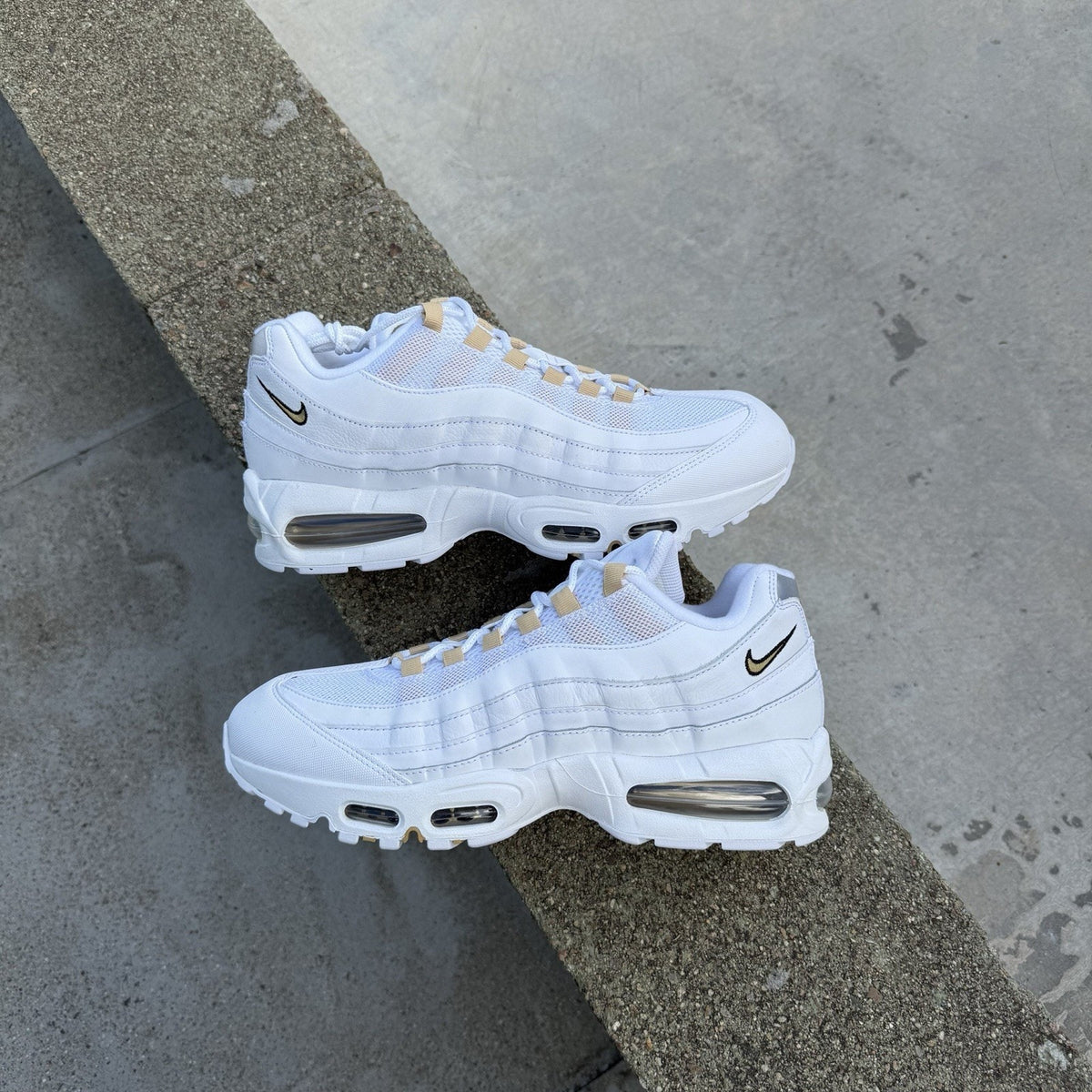 Size 10.5 - Nike Air Max 95 OG White Metallic Gold