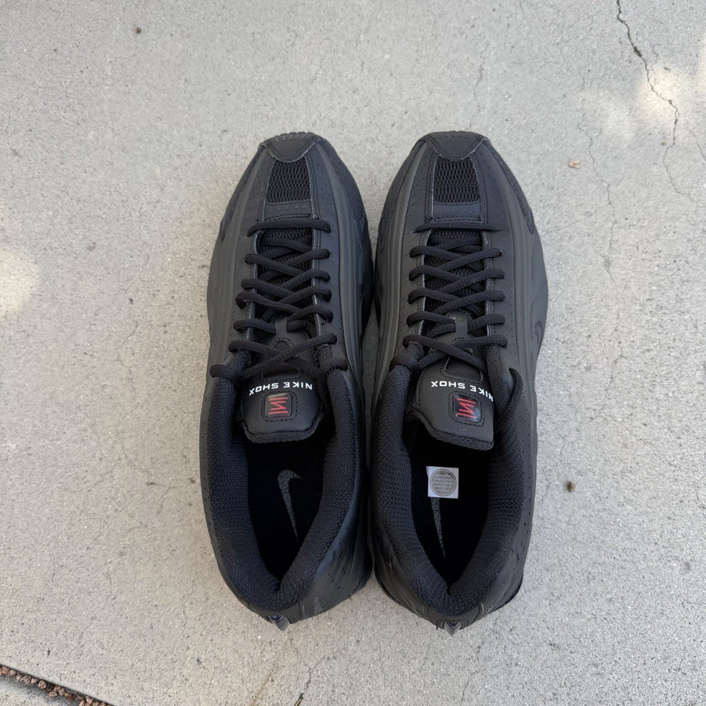 Size 10.5 - Nike Shox R4 2025 Triple Black